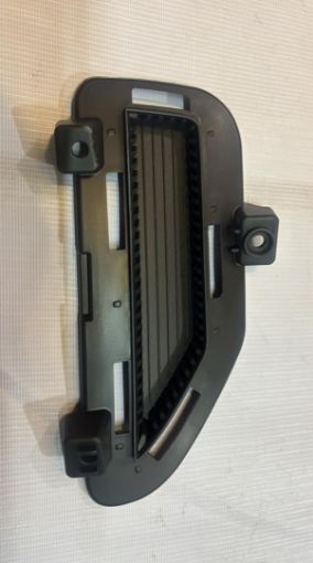 تصویر  درپوش اگزوز روی سپر راست X55 شرکتی