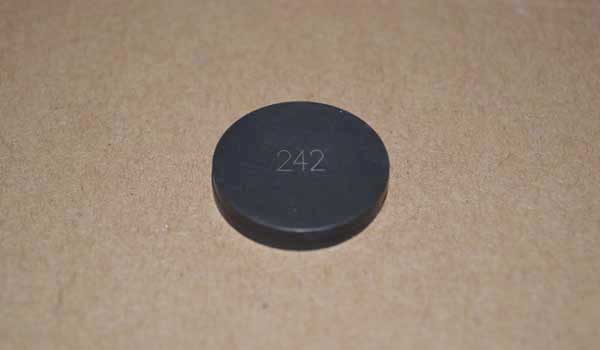 372-1007017-42-1.jpg شیم تنظیم سوپاپ۲۴۲ - ام وی ام ۱۱۰ - Image 1