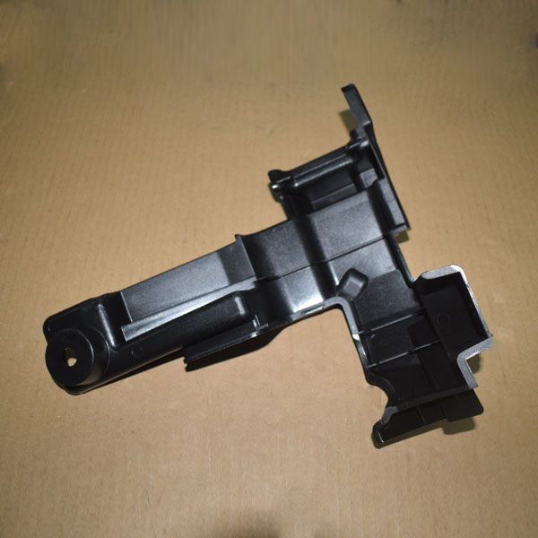 602000235AA-2.jpg پایه چپ دیاق محافظ پای سرنشین - ام وی ام X55 - Image 1