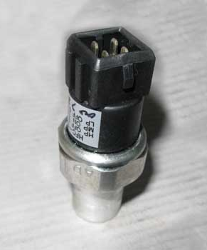 A11-8111015AB.png سنسور فشار گاز کولر - ۳۱۵ - Image 1