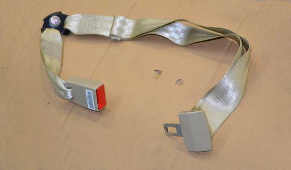 A13-8212090BB.jpg کمربند ایمنی عقب وسط - ام وی ام ۳۱۵ قدیم - Image 1