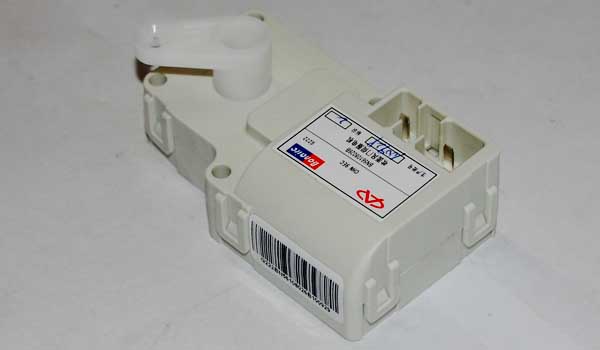 A13-9EC8107063.jpg موتور کنترل دریچه ها - ام وی ام ۳۱۵ قدیم - Image 1