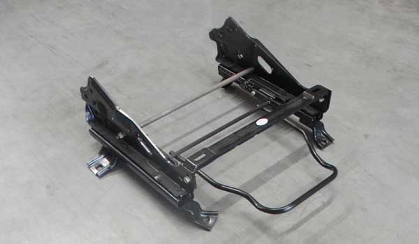 A21-6904100-1.jpg مکانیزم صندلی سمت راست - ام وی ام ۵۳۰ - Image 1