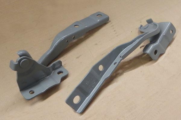 J26-8402040-DY.jpg لولای راست درب موتور - Image 1