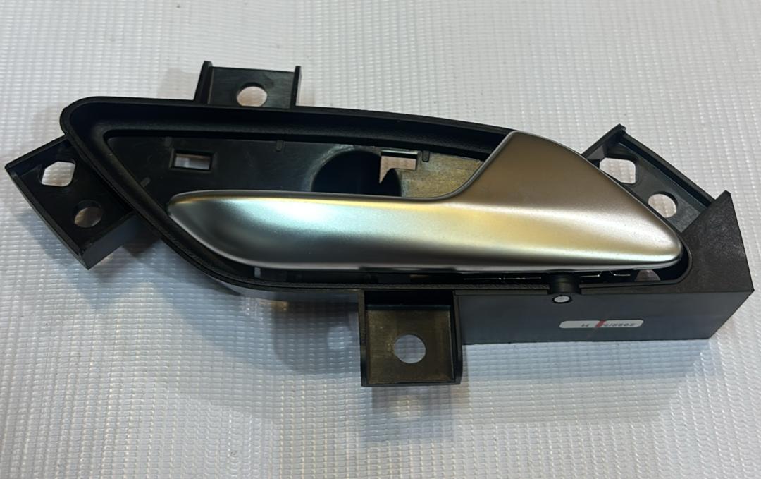 دستگیره داخلی عقب راست X22 شرکتی دستگیره داخلی عقب راست X22 شرکتی